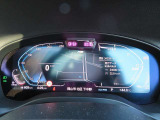 ◆インスツルメント・パネルのエレガントなデザインは、BMW特有の水平ラインで構成され、室内空間に端正な印象をもたらします。人間工学に基づいてレイアウトされた重要な操作系統は、直観的な操作が可能です◆