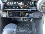 運転席&助手席にシートヒーター付いてます。寒い日に助かります
