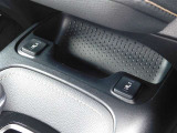 寒い時期に優しく身体を温めてくれるシートヒーターを運転席と助手席に装備しています。