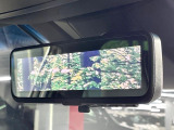 【デジタルインナーミラー】後席の大きな荷物や同乗者で後方が確認しづらい時でも安心!カメラが撮影した車両後方の映像をルームミラー内に表示。クリアな視界で状況の確認が可能です!