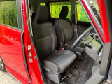 運転席シート廻りは使用感も少なく、良好な状態となっています。丁寧に使われていたことがよくわかりますね。