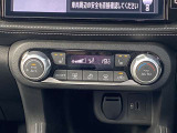 オートエアコン搭載車です。風量を自動で調節します。