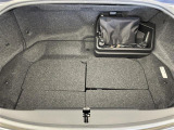 【トランク】積み込みやすくて、たっぷり積める荷室です。シートアレンジできるものは、乗車人数と荷物の量や大きさによってシートを動かすことができるので、より快適なドライブが可能です!
