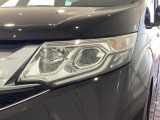 LEDヘッドライトは、点灯の瞬間から最大光量を発揮し、突然暗くなるトンネルなどでの安定感を高めます。
