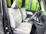 運転席シート廻りは使用感も少なく、良好な状態となっています。前オーナー様が丁寧に使っていたことがよくわかりますね。