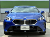 【BMWの伝統】BMWの特徴的な“キドニーグリル”は、80年以上続く伝統の形でございます。変わらないこだわりのデザインが、プレミアムブランド“BMW”を創り出します。