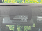 【トヨタセーフティセンス】走行中に前方の車両等を認識し、衝突しそうな時は警報とブレーキで衝突回避と被害軽減をアシスト。より安全にドライブをお楽しみいただけます。
