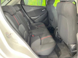 コンパクトカーですが、セカンドシートは十分な広さがあり快適にお乗りいただけます♪シートを倒して大きな荷物を積んだりと、用途の幅が広い1台です。