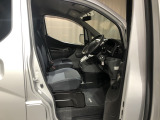 フロントシートは調整機能も細かく設定され、どんな体格にもフィット!!長距離でも快適なドライブをお楽しみ頂けます!