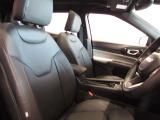 JEEP認定中古車延長保証制度もございます。 お客様のご希望により、保証期間を有償にて更に一年間延長することが可能です。安心なカーライフをお約束します。詳細はスタッフまでお気軽にお問合せ下さい。