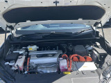エンジンルームの画像です。店舗にて現車の確認もいただけますので、お電話で在庫のご確認の上是非ご来店くださいませ!!!ワクワクするクルマ選びをご提案します!