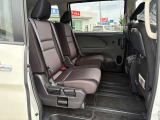 【7人乗仕様】スマートマルチセンターシートを運転席&助手席に移動させればシートの間も広々☆7人乗りになります☆