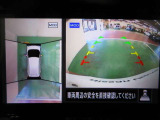 アラウンドビューモニターで車庫入れも空から見ている様に駐車できラクラクです。