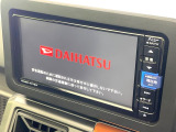 【純正ナビ】人気の純正ナビを装備しております。ナビの使いやすさはもちろん、オーディオ機能も充実!キャンプや旅行はもちろん、通勤や買い物など普段のドライブも楽しくなるはず♪