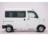 県内13店舗にて常時500台以上ダイハツ車を展示中です。見て、触って、納得のいく一台をぜひ見つけてください。