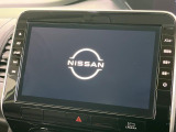 【純正10型ナビ】人気の純正ナビを装備しております。ナビの使いやすさはもちろん、オーディオ機能も充実!キャンプや旅行はもちろん、通勤や買い物など普段のドライブも楽しくなるはず♪