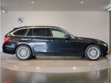 【BMWの伝統-3】BMWのお車は、“駆け抜ける歓び”を体現しております。走行の安定性とコーナリングの良さを追求し、思い通りにハンドルの操作可能です。