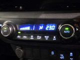 【オートエアコン】お好みの温度に設定して頂くと、車内の温度を自動調整♪快適にクルマの中を過ごして頂けます。