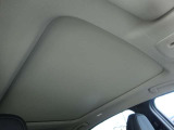 気持ちの良い室内天井です。細かなところもお車えらびでは気になるポイントですね!
