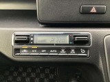 空調はAUTO エアコンですので、温度設定するだけで後は車が管理してくれます。快適な室内空間です!