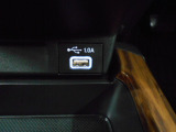 USBジャック装備で外部機器と連携可能です。