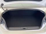 積み下ろしのしやすいデッキにはたっぷりと荷物を積み込んでいただけます。遊びから仕事まで、様々なシーンで頼れます♪