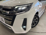 【LEDヘッドライト】悪天候や夜間走行時も良好な視界を確保し安心して運転できる高輝度LEDヘッドライトを装備!点灯速度が早く、消費電力も抑えられています。