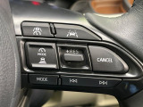 【レーダークルーズコントロール】高速道路での長距離走行が楽に!!自動で速度を保つクルーズコントロールが、衝突軽減システムと連携し、前方の車両を感知して車間を保つように速度調節してくれます!!