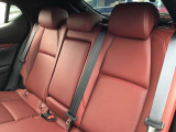 G-ベクタリングコントロールプラス(GVCPlus)は、ドライバーの素早いハンドル操作に対する車両の追従性を高めるとともに挙動の収束性をサポートします。特に後部座席では、揺れが少なく感じられます。