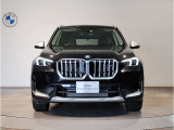 【BMWの伝統-1】BMWの特徴的な“キドニーグリル”は、80年以上続く伝統の形でございます。変わらないこだわりのデザインが、プレミアムブランド“BMW”を創り出します。