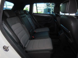 ISOFIX(イソフィックス)基準適合チャイルドシート固定装置!!安心楽々で対応チャイルドシートが取付できます。