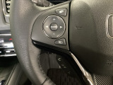 ステアリングスイッチがついていますので、オーディオのチャンネル変更、ボリューム、ジャンル変更が操作可能です。ハンドルから手を離さず安全に操作できます。
