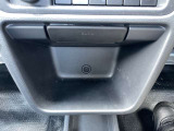 運転席 収納スペース