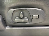【パワーシート】スイッチ一つで簡単にシートの微調整が可能!電動だから力もいりません!快適なシートポジションにセットして、快適なドライブをお楽しみください。