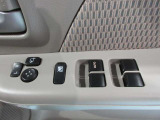 前席パワーウィンドウ運転席側オ-ト機能付助手席側操作機能を止めるスイッチ付