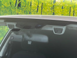 【アイサイトVer2】前方の車両等を検知し、衝突しそうな時は警報で注意を促し、ブレーキを踏む力をサポート。ブレーキを踏めなかった場合は衝突被害軽減ブレーキが作動、衝突回避をサポートします。