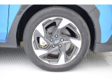 タイヤサイズは225/55R18です。