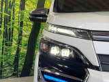 【LEDヘッドライト】悪天候や夜間走行時も良好な視界を確保し安心して運転できる高輝度LEDヘッドライトを装備!点灯速度が早く、消費電力も抑えられています。