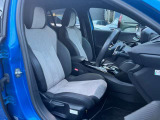 プジョー/シトロエンの正規ディーラーですので納車前の整備、点検はもちろんの事、保証も充実しております。