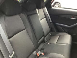 G-ベクタリングコントロールプラス(GVCPlus)は、ドライバーの素早いハンドル操作に対する車両の追従性を高めるとともに挙動の収束性をサポートします。特に後部座席では、揺れが少なく感じられます。