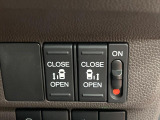 【両側パワースライドドア】スマートキーや運転席のスイッチで後席両側スライドドアの開閉が可能♪電動だから力を入れてドアを開ける必要が無く、小さなお子様でも簡単に開け閉めでき快適です♪