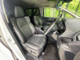 運転席シート廻りは使用感も少なく、良好な状態となっています。丁寧に使われていたことがよくわかりますね。