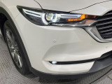 【LEDヘッドライト】悪天候や夜間走行時も良好な視界を確保し安心して運転できる高輝度LEDヘッドライトを装備!点灯速度が早く、消費電力も抑えられています。
