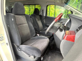 運転席シート廻りは使用感も少なく、良好な状態となっています。丁寧に使われていたことがよくわかりますね。