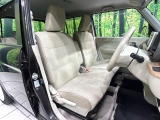 運転席シート廻りは使用感も少なく、良好な状態となっています。丁寧に使われていたことがよくわかりますね。