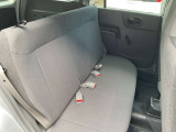後席は、荷物をたくさん積めるように設計され、コンパクトに折りたたむことで、荷室を最大限に活用することができます。