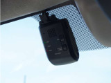 ◆前後ドライブレコーダー付き◆映像・音声などを記録する自動車用の装置です。もしもの事故の際の記録はもちろん、旅行の際の思い出としてドライブの映像を楽しむことができます。