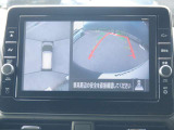まるで上空から見下ろしているような感じで駐車が楽にできるインテリジェントアラウンドビューモニター!幅寄せが苦手な方でもサイドビューで確認することができますよ♪
