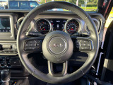 ステアリングを握ればJeepワールドが目の前に広がります!