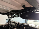運転席助手席共にバニティミラー付